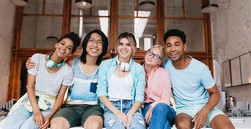 Glückliche Kundengruppe